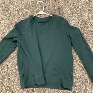 Lulu lemon size 4 crew neck sweatshirt with little v in the back